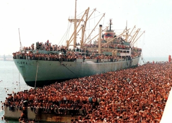 Bari Profughi Albanesi Sulla Nave Vlora