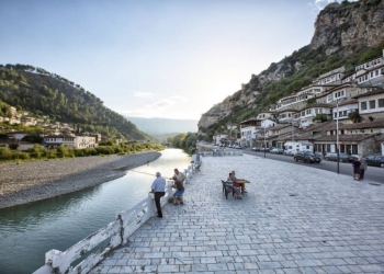 Berat, la città dalle finestre sovrapposte