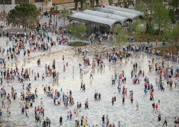 Piazza Scanderbeg Tirana Albania 5