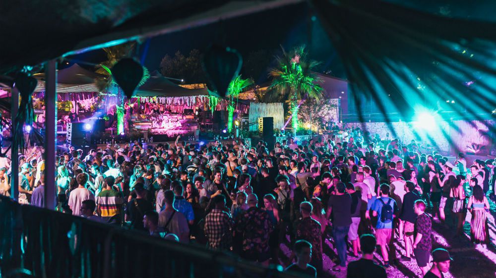 Ad310dcb 6ed8 44f2 B2bb Fa9b8bbfefba