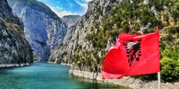 Lago di Koman, Albania