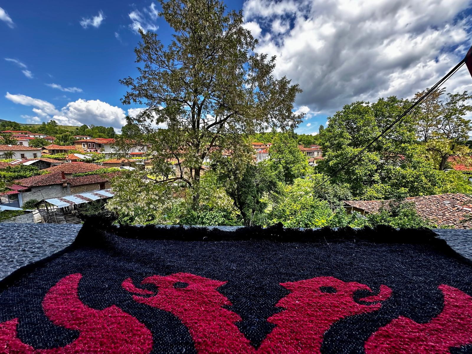 Devoll Panorama Bandiera